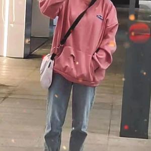 公车上拨开岳双腿进入电影
